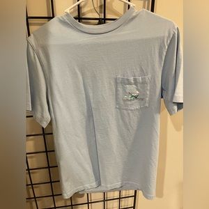 Vineyard vines tee (size XS)